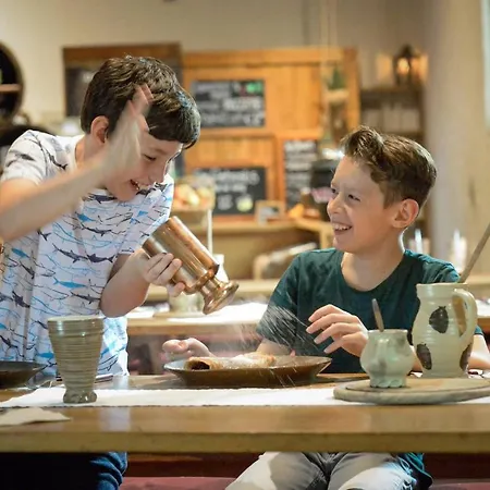 Archeon Middeleeuwse Vakantie Frühstückspension *